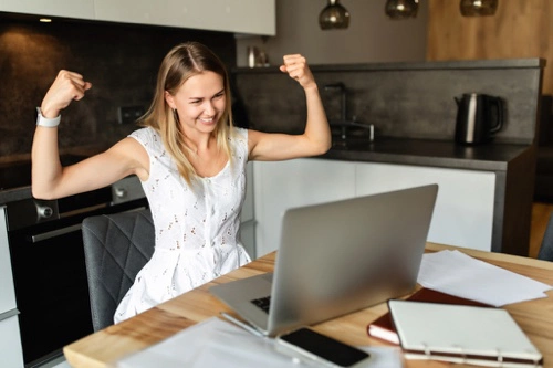 video-call-video-conference-with-other-people-on-laptop-DDD Presentation expert - David D. Doerrier video-call-video-conference-with-other-people-on-laptop